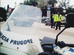 Policia rrugore sensibilizon shoferet per parkimet dyshe