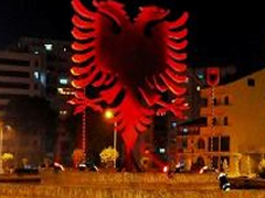 Tirana gjate festave te nentorit (FOTO)