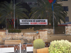 'Miresevini ne kampusin Brovina - 44 kafene, 0 dushe!'