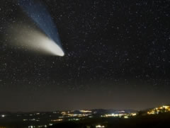 Afrimi i kometes 'ISON' pritet te shkaktoje nje shi meteoresh