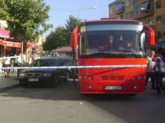 Durres, qellon me arme autobusin, plagosen dy persona 