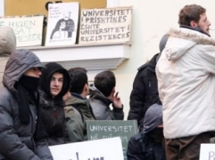 Vazhdon protesta ne Prishtine, studentet bllokojne Rektoratin