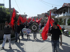 Proteste ne heshtje dhe me flamur kombetar ne varrimin e Ilia Karelit