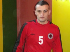 Perndoqi te dashuren pas ndarjes, 16 muaj burg futbollistit te Partizanit