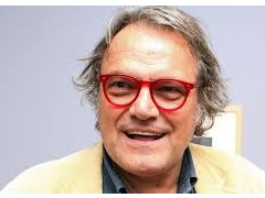 Oliviero Toscani, 'I mallkuari' qe provokon boten, per here te pare ne Shqiperi