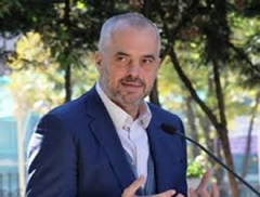 Edi Rama feston sot 50-vjetorin: Jam 18 me 32 vite eksperience