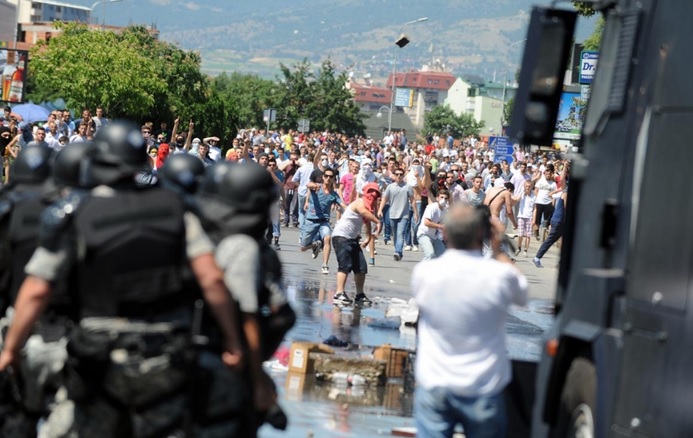 Protesta ne Shkup, nderkombetaret apel per dialog mes etnive