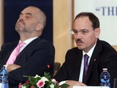 Dekretet, Nishani: Turp! Kuvendi nisi punen me sharje dhe fyerje ndaj Presidentit