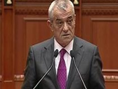 Ruci u terheq veshin ministrave: Mos u sillni si kryeminister, jepni llogari!